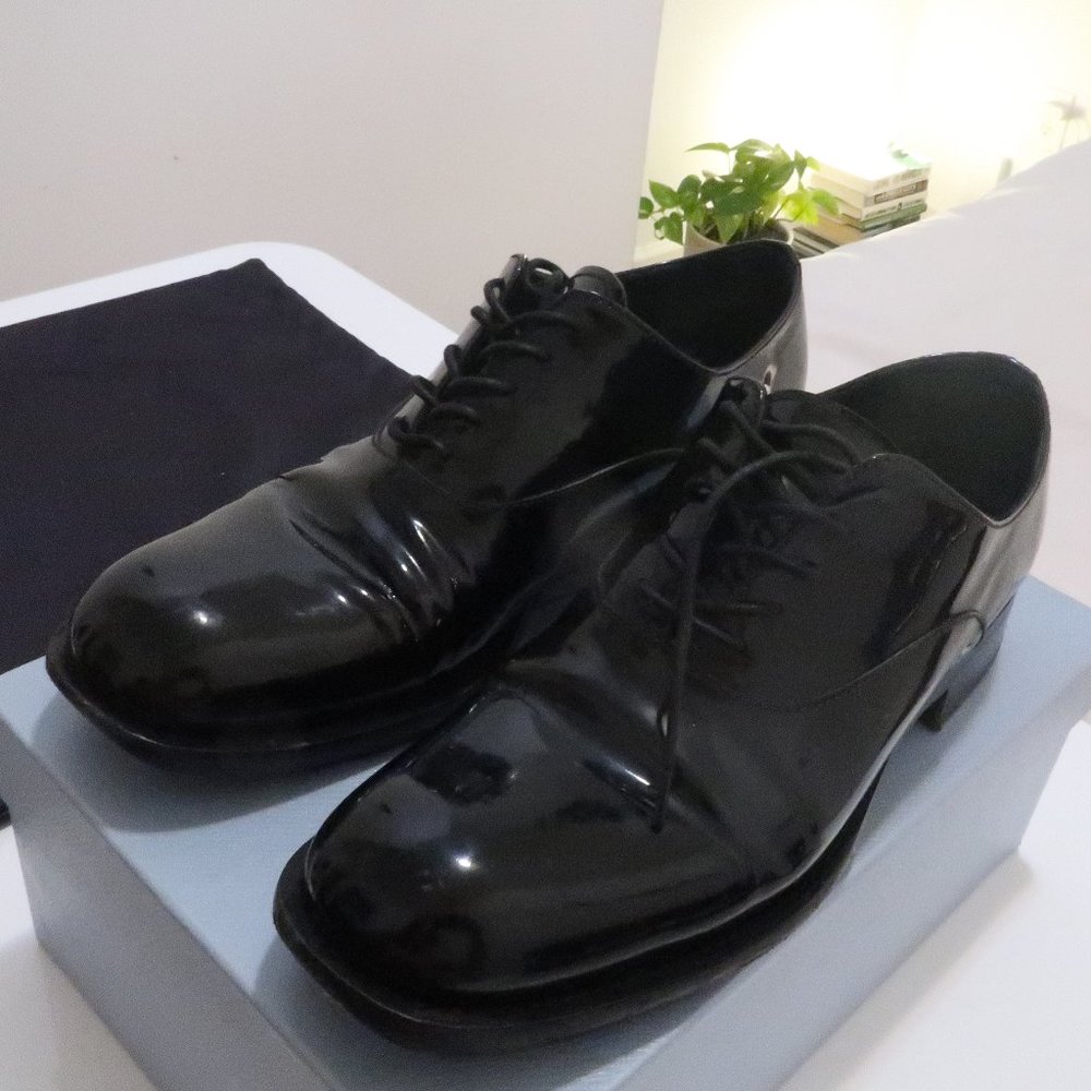 PRADA BLACK PATENT LEATHER OXFORD DERBY DRESS SHOES